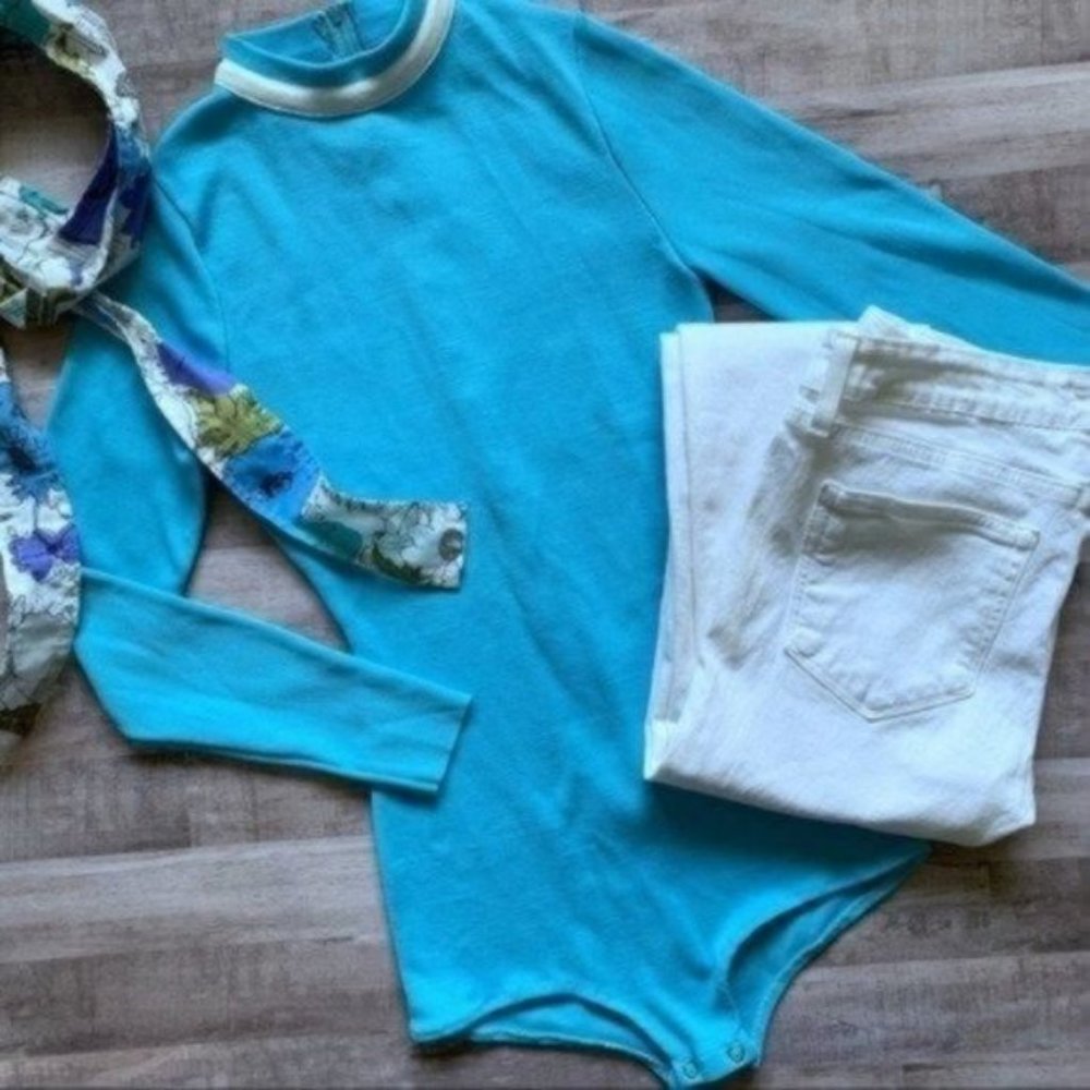 Vintage 60s 70s Sky Blue & White Long Sleeve Bodysuit Top Evan Wayne Original XS